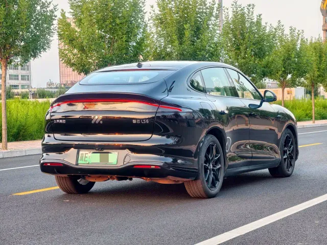 IM Motors LS6 — Фото автомобиля 4