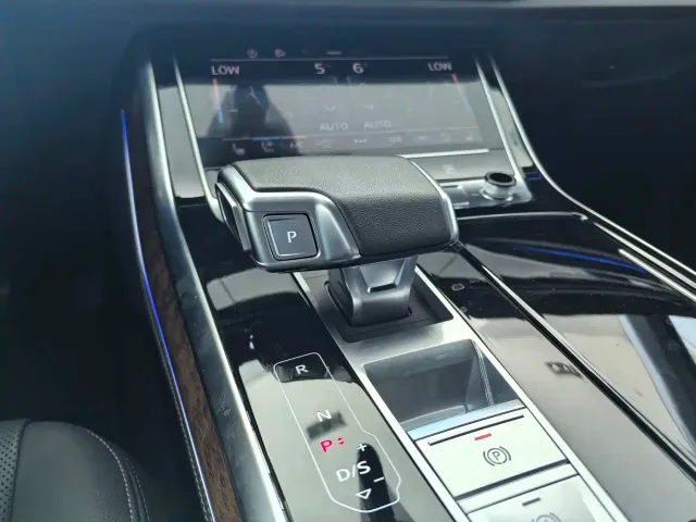 Audi Q7 — Фото автомобиля 8