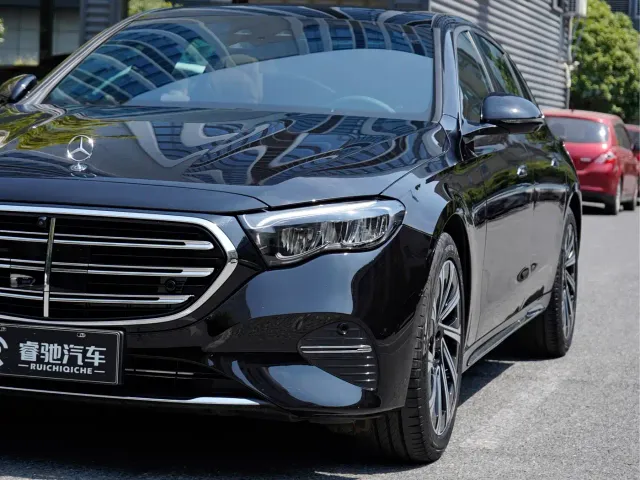 Mercedes-Benz E-Class — Фото автомобиля 6