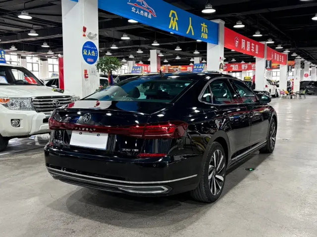 Volkswagen Passat — Фото автомобиля 8