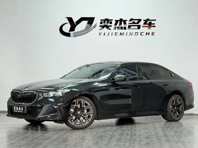Фотография автомобиля — BMW 5 Series