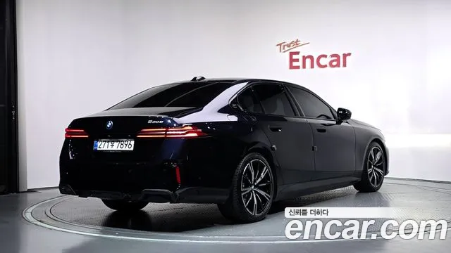BMW 5 Series — Фото автомобиля 2
