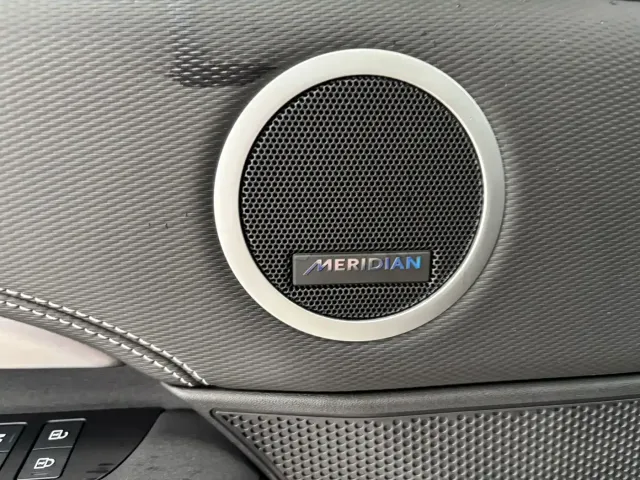 Land Rover Discovery — Фото автомобиля 10
