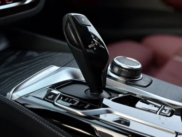 BMW 5 Series — Фото автомобиля 17