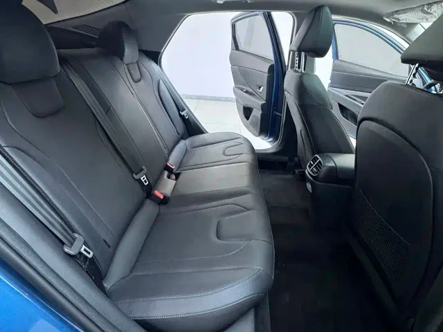 Hyundai Elantra — Фото автомобиля 13