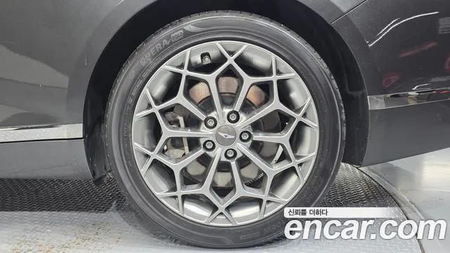 Genesis G80 Бензин 3.5 турбо AWD — Фото автомобиля 20