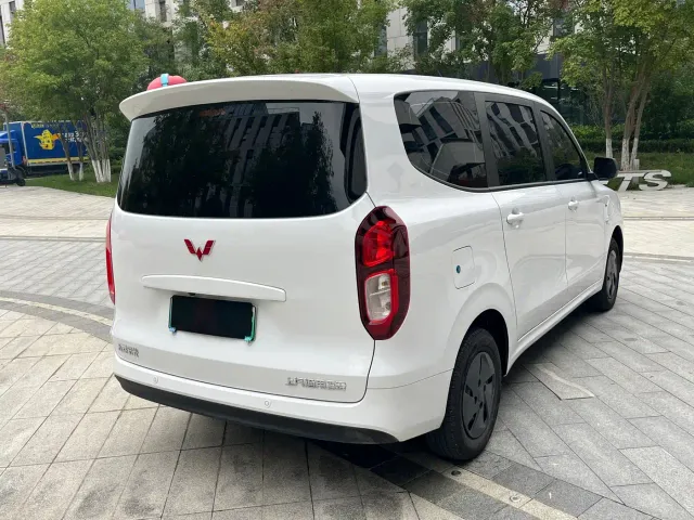 Wuling Hongguang — Фото автомобиля 4