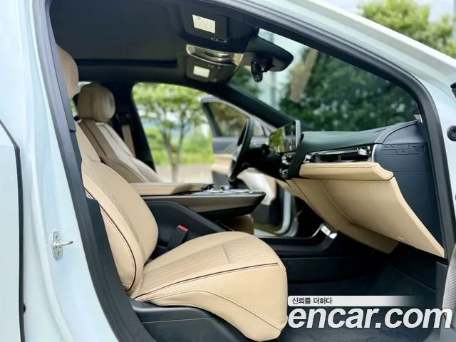Cadillac Lyriq Lyriq Sport — Фото автомобиля 10