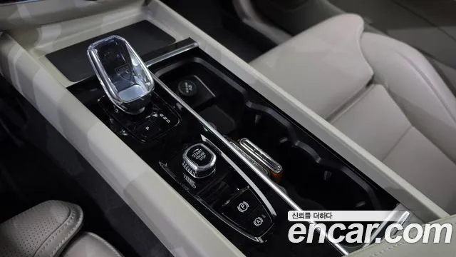 Volvo XC60 2nd Gen — Фото автомобиля 12
