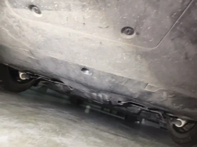Tesla Model Y L — Фото автомобиля 23