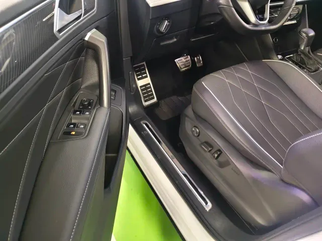 Volkswagen Tiguan L — Фото автомобиля 3