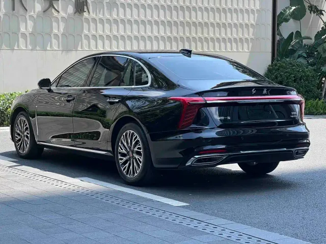 Hongqi H5 — Фото автомобиля 6