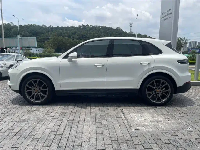 Porsche Cayenne — Фото автомобиля 4