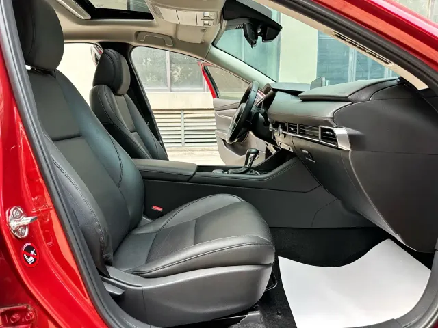 Mazda Axela — Фото автомобиля 4