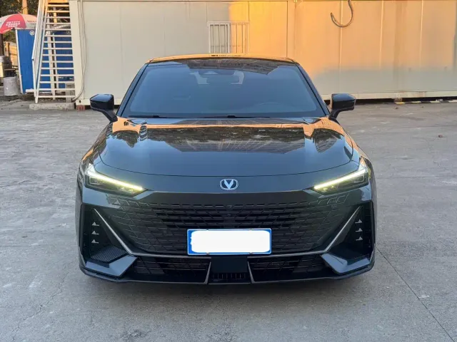 Фотография автомобиля — Changan UNI-V