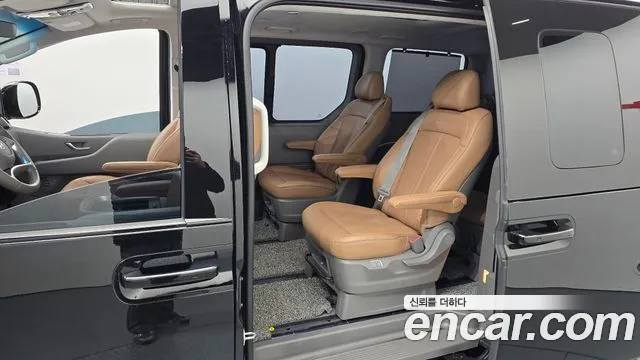 Hyundai Staria Staria 4WD Lounge 9 мест — Фото автомобиля 12