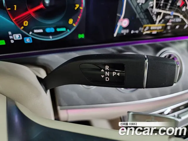 Mercedes-Benz E-Class — Фото автомобиля 8