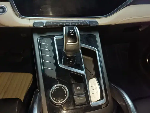 Geely Boyue — Фото автомобиля 13