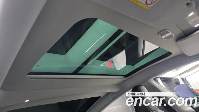 Tesla Model 3 — Фото автомобиля 23