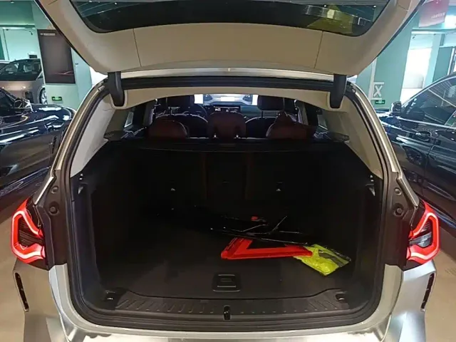 BMW iX3 — Фото автомобиля 18