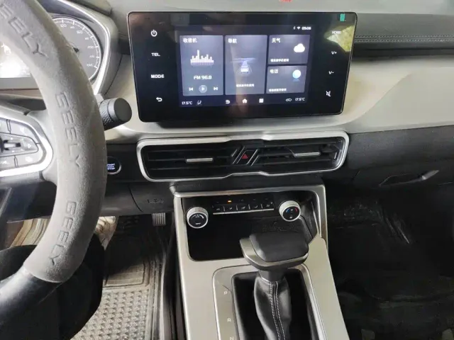 Geely Binyue — Фото автомобиля 16