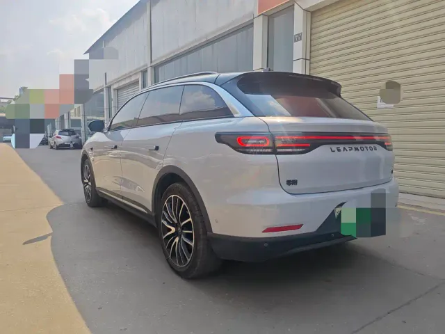 Leapmotor C11 — Фото автомобиля 9