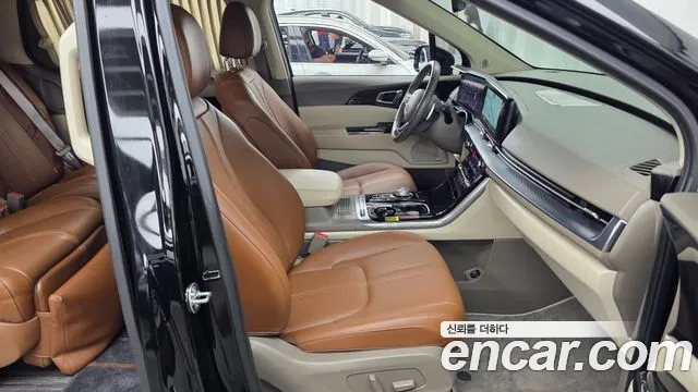Kia Carnival Generation 4 — Фото автомобиля 16