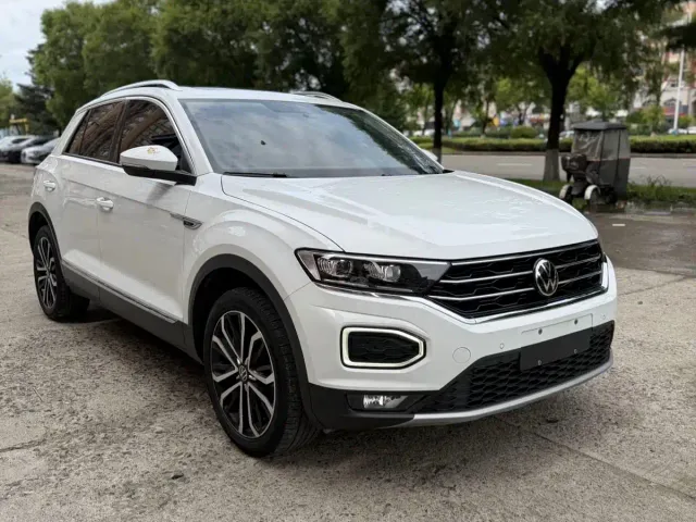 Volkswagen T-Roc — Фото автомобиля 3