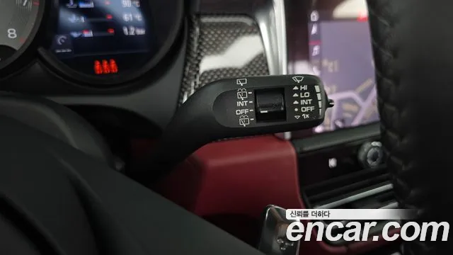 Porsche Macan — Фото автомобиля 23
