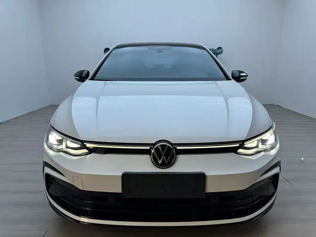 Volkswagen Golf — Фото автомобиля 3