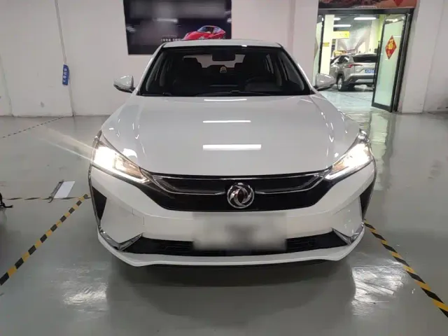 Dongfeng Yixuan — Фото автомобиля 2