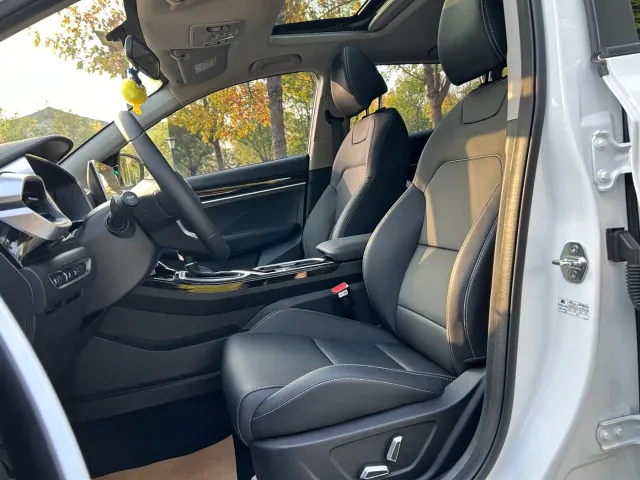 Geely Binyue — Фото автомобиля 5