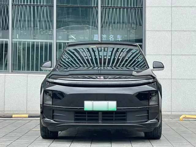Li Auto L6 — Фото автомобиля 2