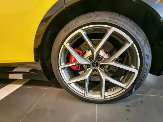 Lotus Eletre — Фото автомобиля 9