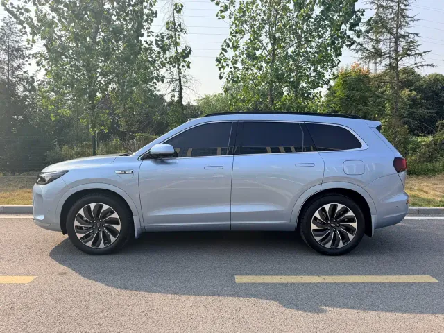 Aito M7 — Фото автомобиля 3