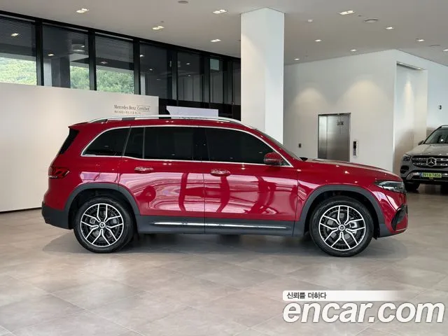 Mercedes-Benz EQB — Фото автомобиля 9