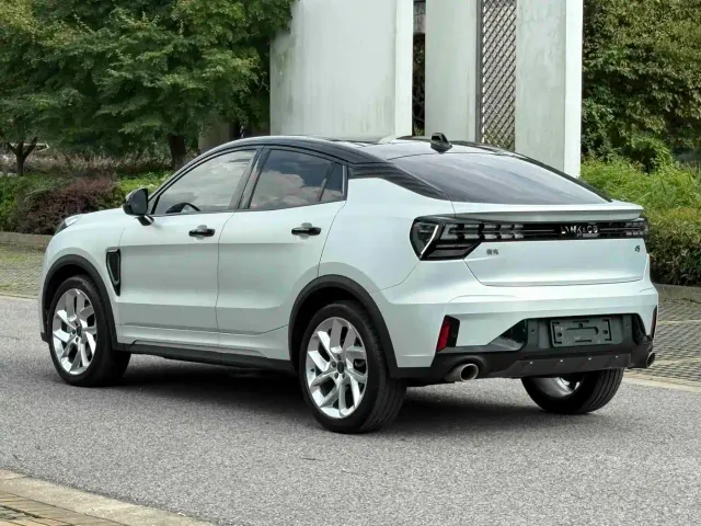 Lynk & Co 05 — Фото автомобиля 20