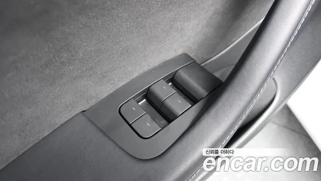 Tesla Model 3 — Фото автомобиля 25