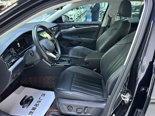 Volkswagen Passat — Фото автомобиля 4