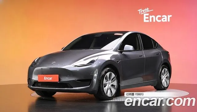 Фотография автомобиля — Tesla Model Y