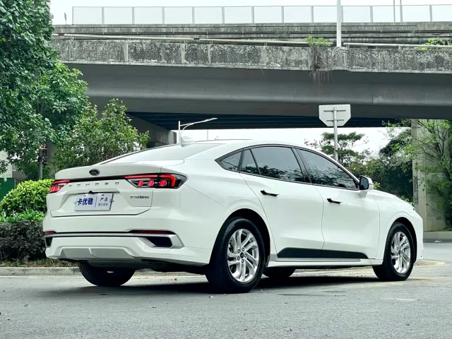 Ford Mondeo — Фото автомобиля 4