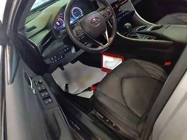 Toyota Avalon — Фото автомобиля 11