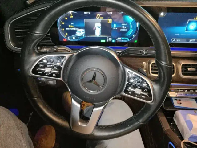 Mercedes-Benz GLS-Class — Фото автомобиля 15