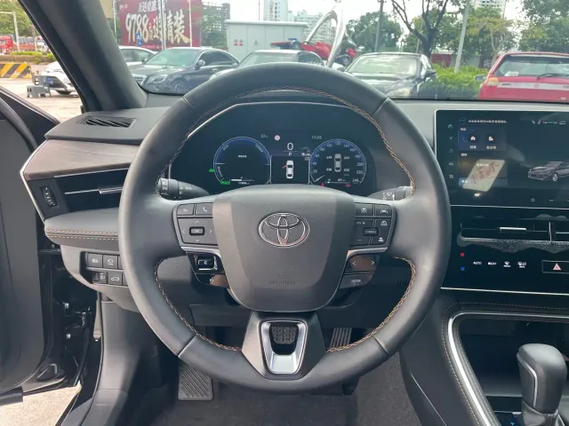 Toyota Avalon — Фото автомобиля 16