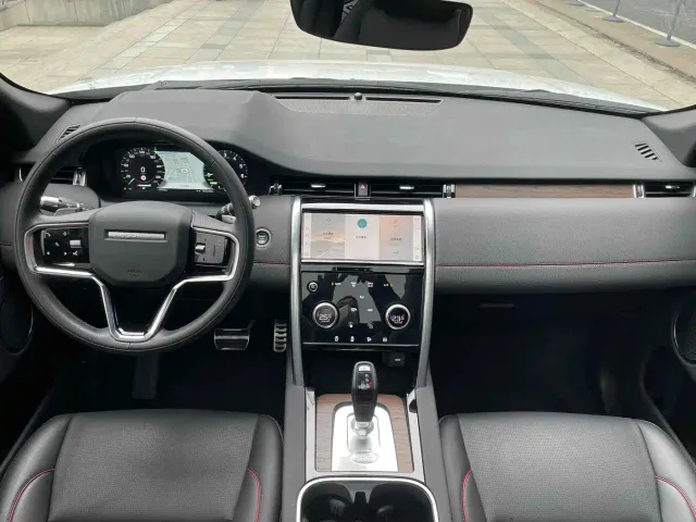 Land Rover Discovery Sport — Фото автомобиля 8