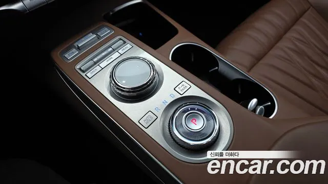 Genesis GV70 — Фото автомобиля 8