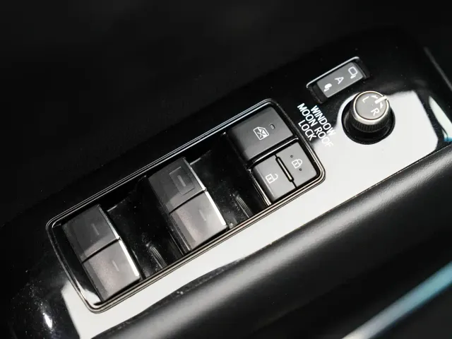 Toyota Alphard — Фото автомобиля 10