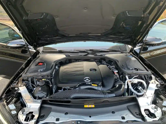 Mercedes-Benz E-Class — Фото автомобиля 18