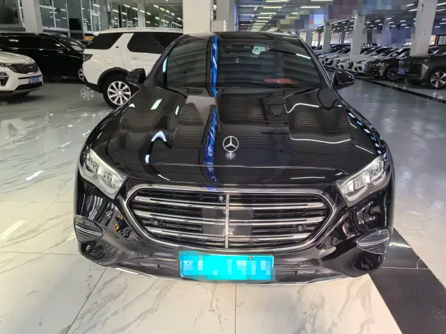 Mercedes-Benz E-Class — Фото автомобиля 2