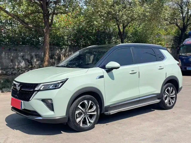 Фотография автомобиля — Wuling Asta